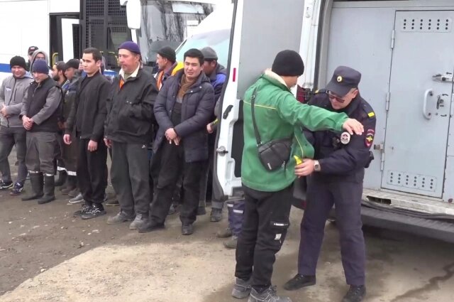    Фото: Пресс-служба ГУ МВД России по Петербургу и Ленобласти/ скриншот видео