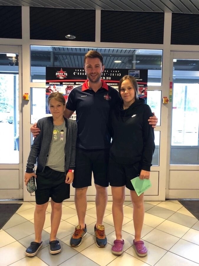    Сама пришла в хоккей и сестру за собой привела. Фото: предоставлено Екатериной Тельновой.