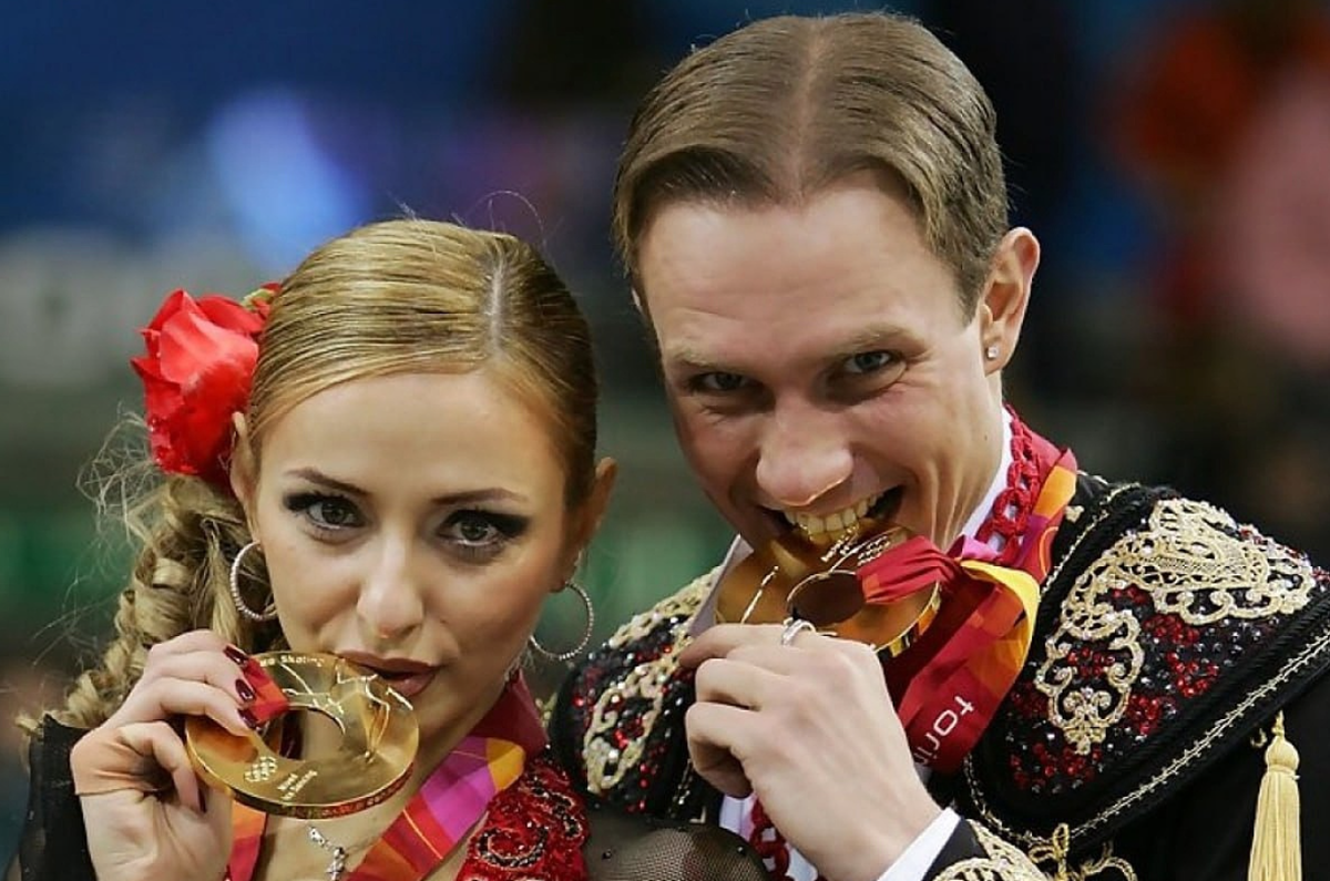 Татьяна Навка и Роман Костомаров с очередным золотом (фото - Яндекс)