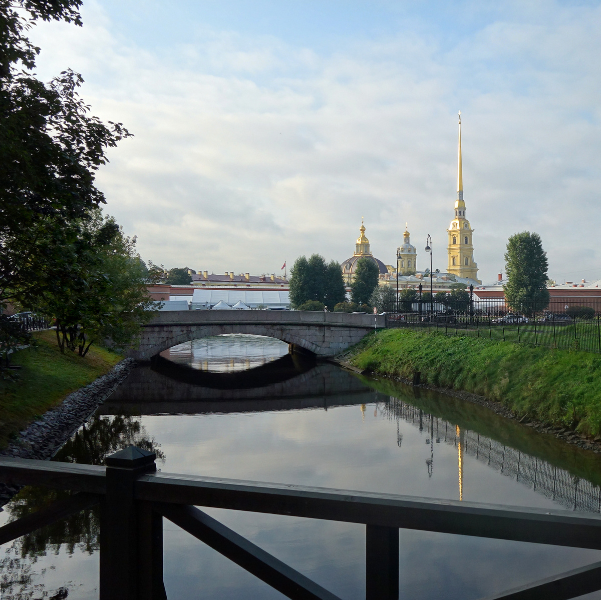 Вид на Петропавловскую крепость. Санкт-Петербург. Фото автора.