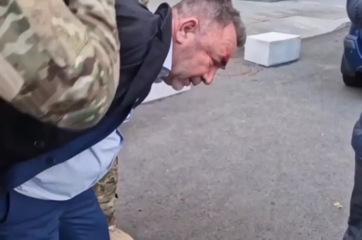    Михаила Колесникова задержали на улице.