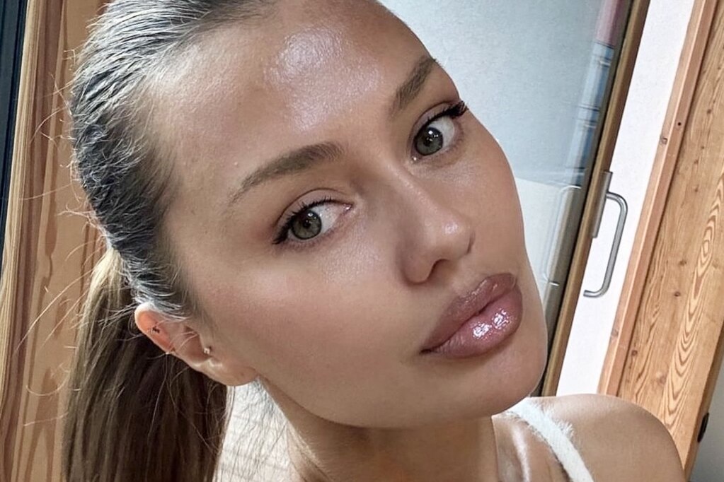     «Москва, встречай!»: Виктория Боня появилась на шоу Андрея Малахова после возвращения с Мальдив