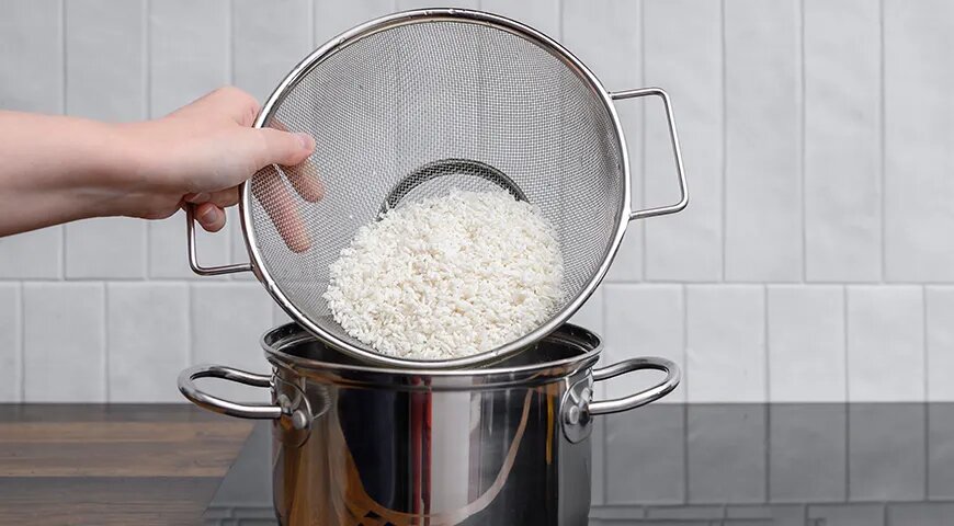   Варка риса для суши (Shutterstock/FOTODOM)