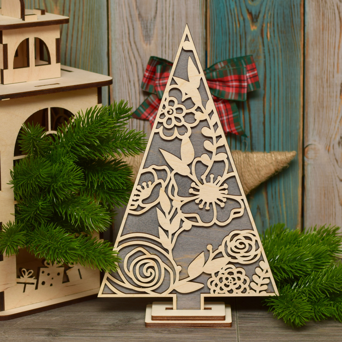 Декоративная новогодняя ёлка 