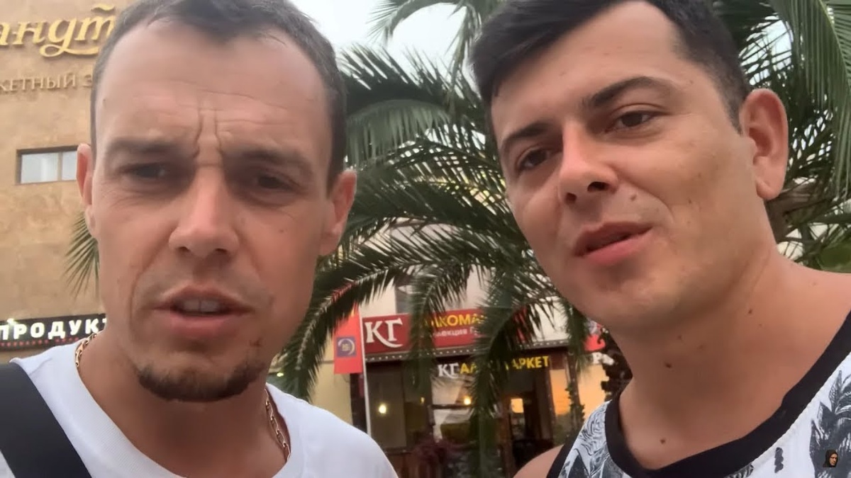 Витус Бритва и Лудожоп (Источник: https://stavkomaniya.ru/vitus-britva-kazino-strimer-vituss-razor/)