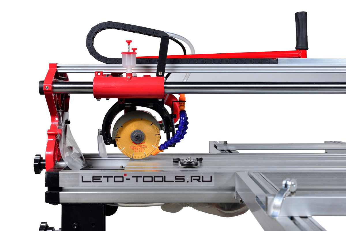 Плиткорез с ручным ходом каретки двигателя LETO TOOLS T7-8 с рабочим столом 800 мм, стоимость 58000 р, Сайт: leto-tools.ru