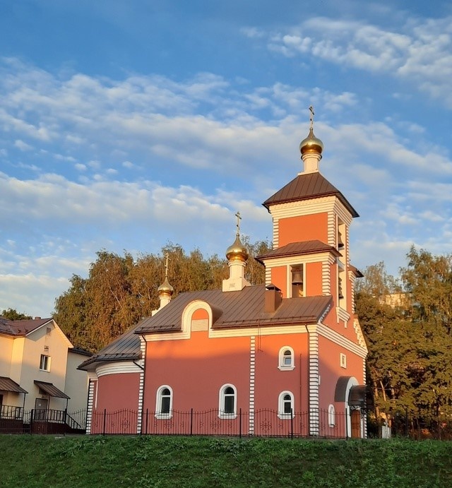 На фото храм Александра Невского. 