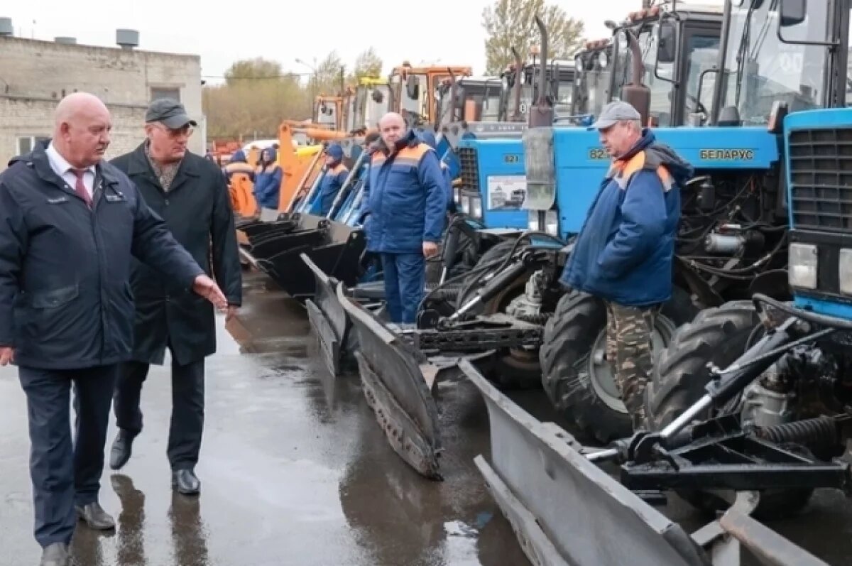    Смотр снегоуборочной техники прошел на Автозаводе в Нижнем Новгороде