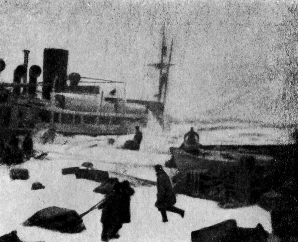 Экспедиция шмидта на челюскина. Челюскин пароход. Экспедиция Челюскина 1933. Спасение экипажа ледокола Челюскин. Корабль Челюскин.
