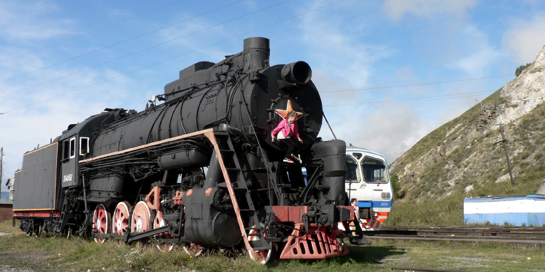 Вспоминаем один из самых знаменитых поездов из Иркутска - Иркутск-Наушки. Два маршрута: по КБЖД и новой дороге