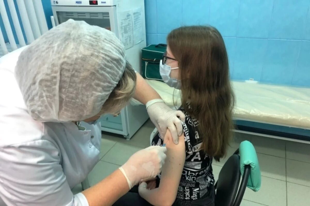    Почти 135 тысяч человек уже вакцинировались от гриппа в Псковской области
