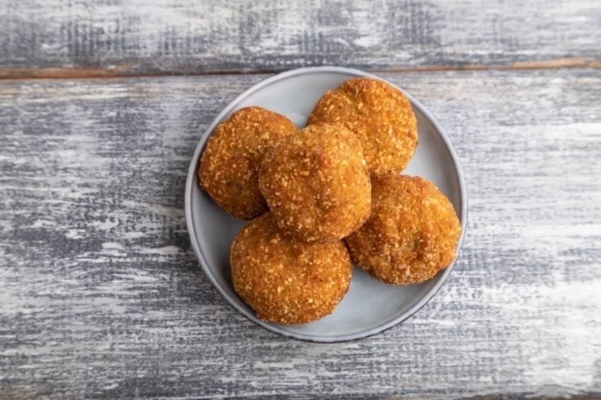    Накрошить на котлету.