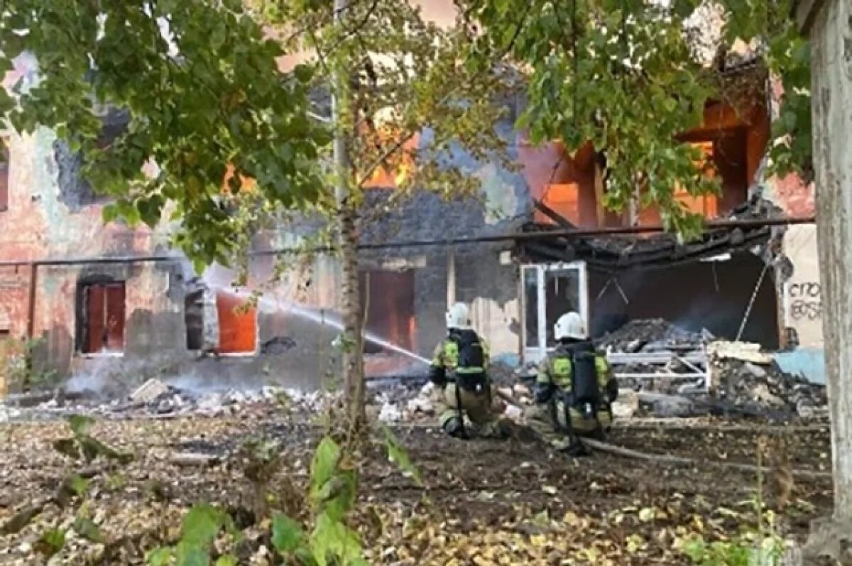    В Самаре загорелась двухэтажка на улице Вятской
