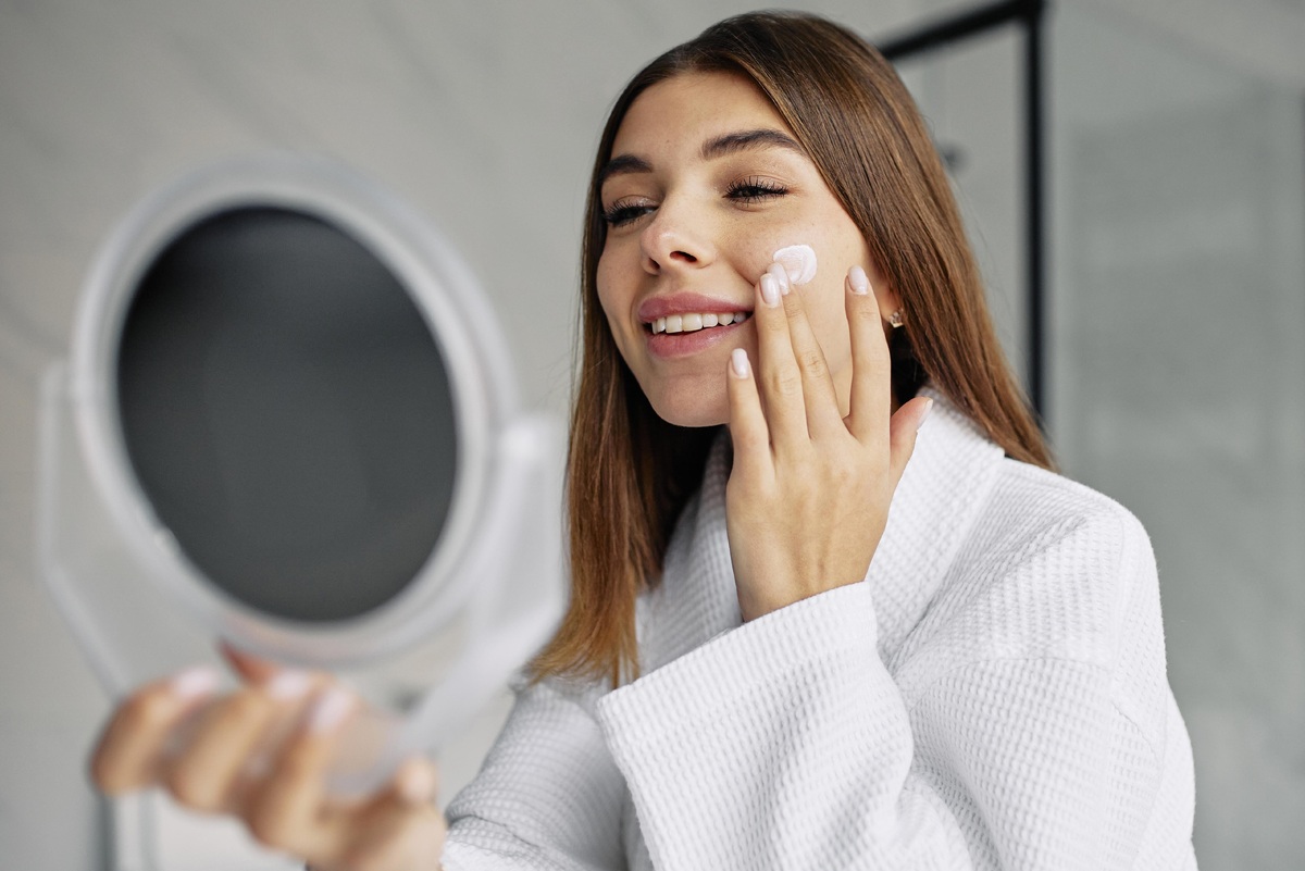     Третиноин: что это и для чего применяется в косметике