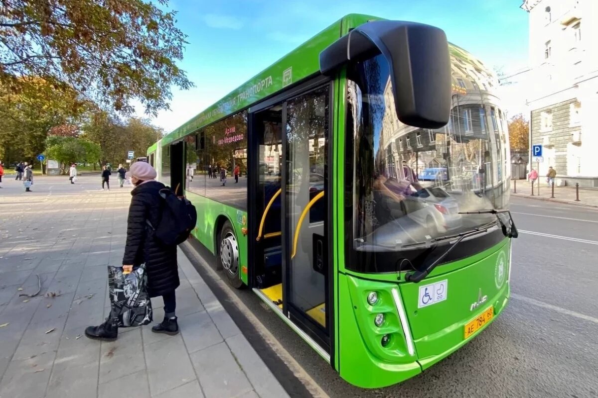    В Пскове на маршруты вышли 18 новых автобусов