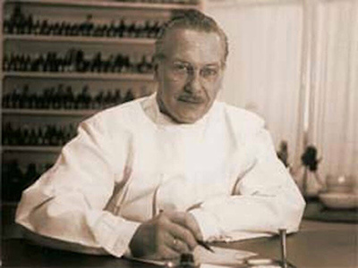 Ханс Реккевег немецкий врач, химик-токсиколог, фармаколог и учёный, который явно опережал своё время, Ханс Реккевег сформулировал теорию зашлакованности человеческого организма.