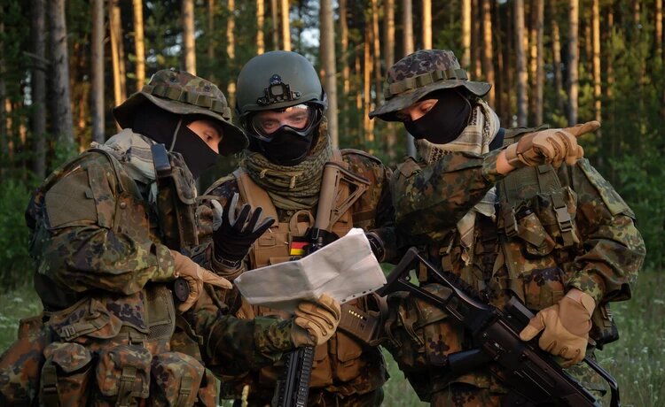 Германия начала реформу системы военной разведки в 2015 году. И конечно в этом оказалась виновата Россия, которую обвинили в ведении гибридной войны против НАТО после начала гражданской войны на Украине. Фото: Shutterstock.