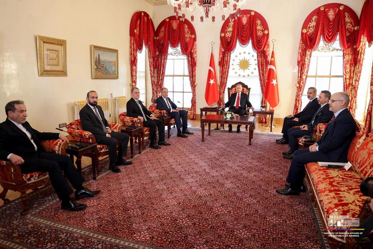 © Photo : press office of MFA of RA