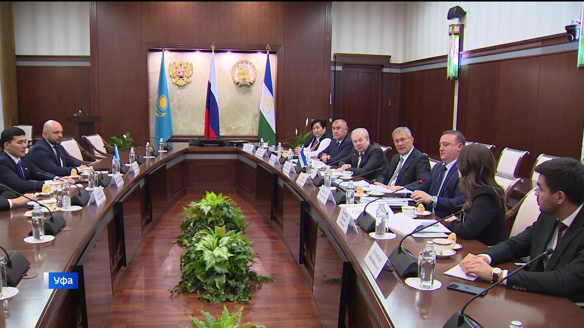    В Уфе Радий Хабиров встретился с министром туризма и спорта Казахстана Ерболом Мырзабосыновым