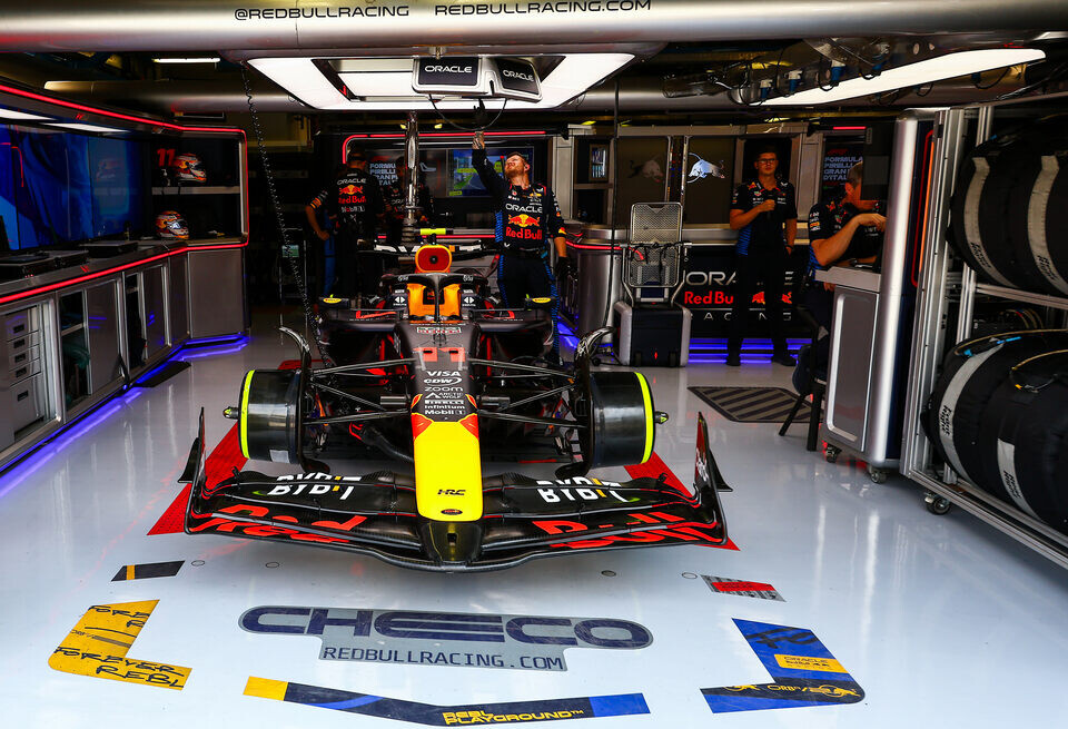    В Red Bull Racing показали работу с хитрым устройством. ВидеоGetty Images / Red Bull Content Pool