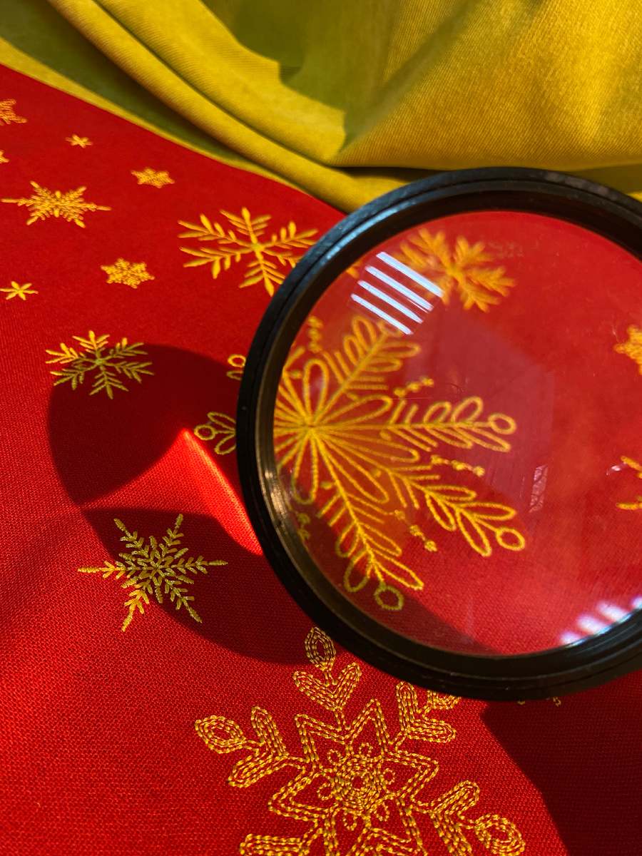 Новогодняя дорожка на стол 90*30 см  #машиннаявышивка #вышивкамытищи #вышивка #машиннаявышивкамосква #индивидуальнаявышивка #подаркинановыйгод #снежинки #домашнийтекстильсвышивкой #новогодняядорожкасвышивкой #оригинальныеподаркинановыйгод
Стоимость вышивки от 300р.
Подписывайтесь на наш канал в Телеграмм @bordadora_emb
Контакты для связи @inglik @elnaserg
Магазин мастера Ruchnoj-tekstil-s-vyshivkoy на Ярмарке мастеров https://www.livemaster.ru/ruchnoj-tekstil-s-vyshivkoy

