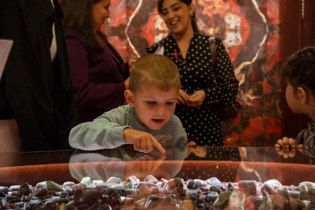  📷    В 448 оренбургских семьях воспитываются 6 и более детей Марина Шарт