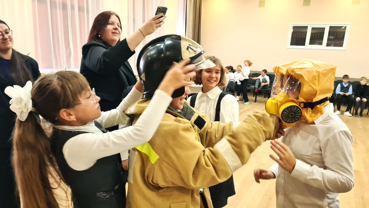    Сотрудники МЧС провели для югорских школьников квест