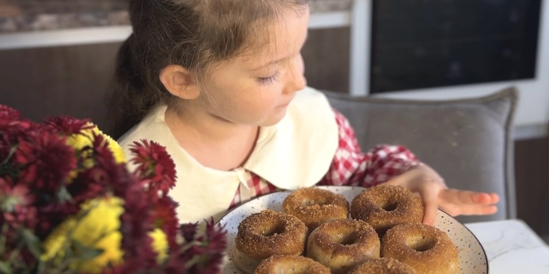 Пончики из яблок с корицей: рецепт для всей семьи