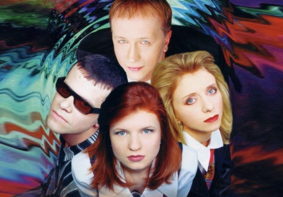 Вероятно, лучший арт с участниками группы. Великолепие простоты