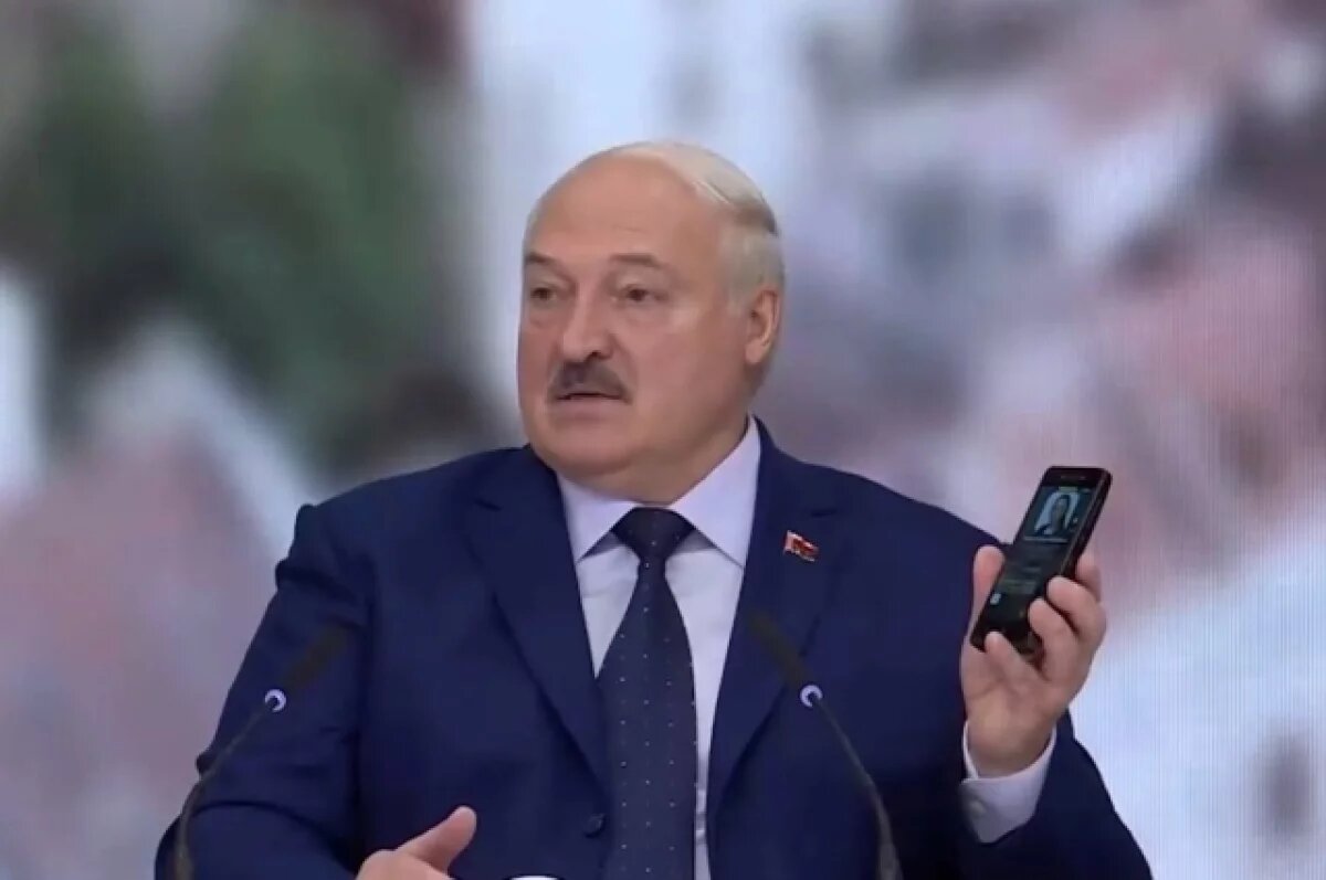    Лукашенко заявил, что провел непростые переговоры с западными чиновниками