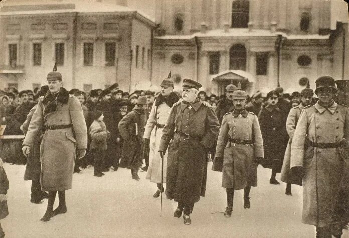 
Переговоры в Брест-Литовске. https://gwar.mil.ru/events/139/