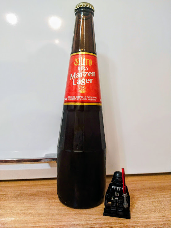 Частично граненая бутылка, как во всей серии Ультра.