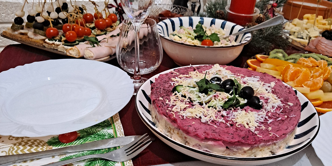 Три рецепта необычных салатов. Вкусно и просто.