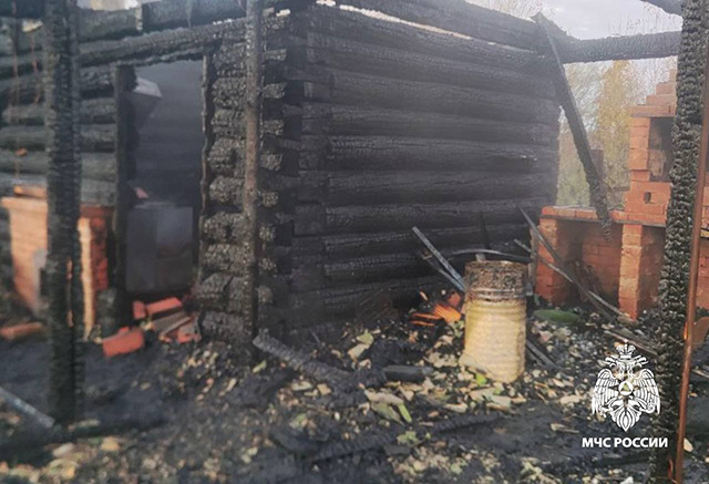 Под Тверью в деревне Жданово ранним утром вспыхнула баня