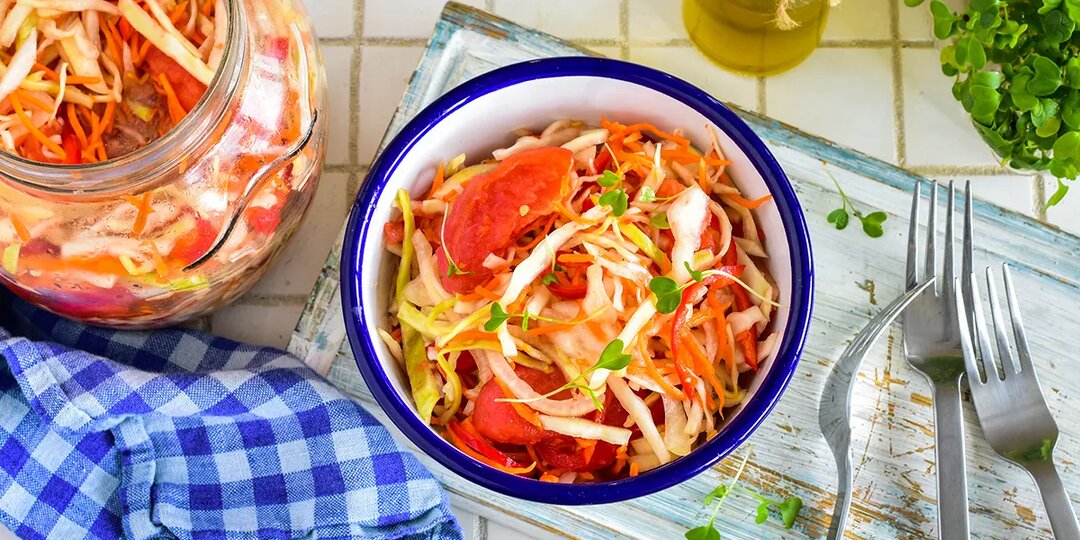 Салат из капусты с помидорами на зиму, пошаговый рецепт с фото на 734 ккал