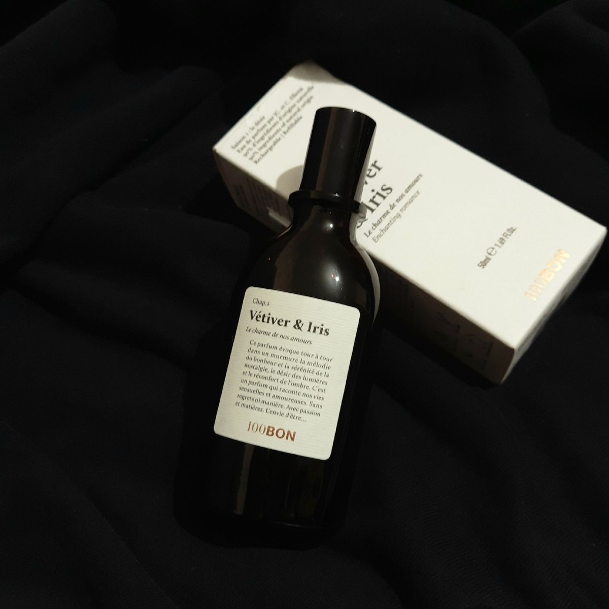 Vetiver & Iris создал знаменитый Жан-Клод Эллена в тандеме со своей дочерью Селин Эллена 