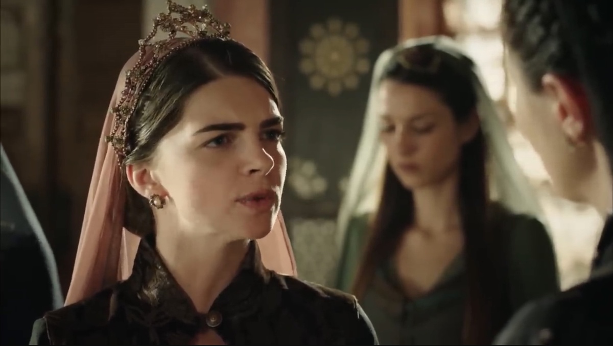 Пошла вон, иначе отрежу уши Ержану