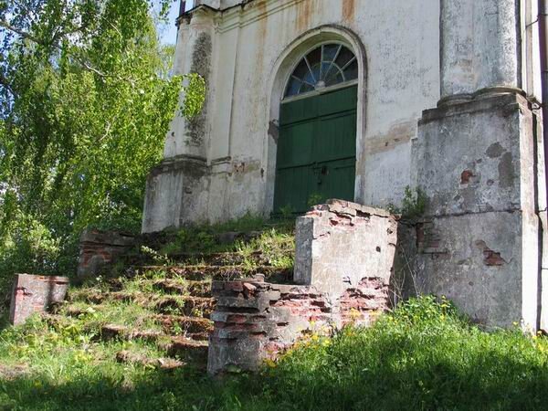 ступени Покровской церкви Храм 