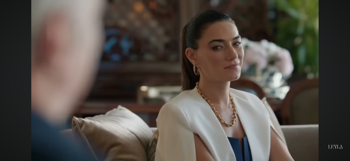 Стоп-кадр из сериала "Лейла". Взято из открытых источников. Туана - любовница Мелиха