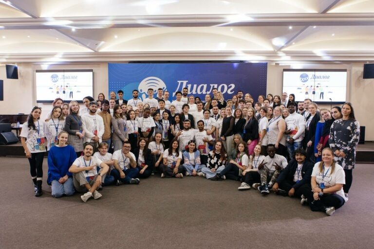    Анастасия Малышева из Оренбурга приняла участие в Международном молодежном лагере «Диалог» Марина Шарт