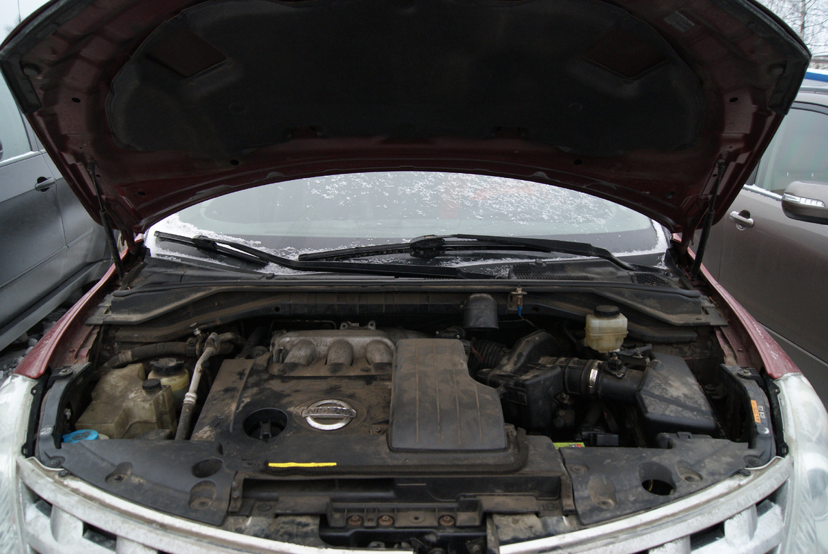 Тот самый двигатель, что очень хочет уйти на покой, но пока просто пожирает масло