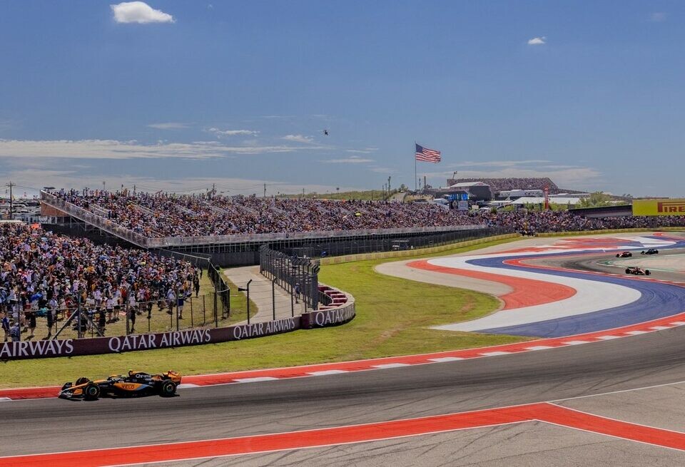    Трансляция спринта Формулы 1 в СШАCOTA