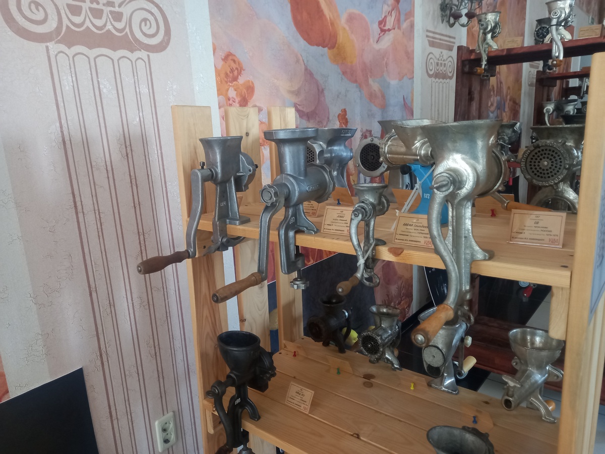 Какой-нибудь музей мясорубок - это, конечно, очень прикольно... но все ж не настолько, чтобы заранее записываться на визит туда.