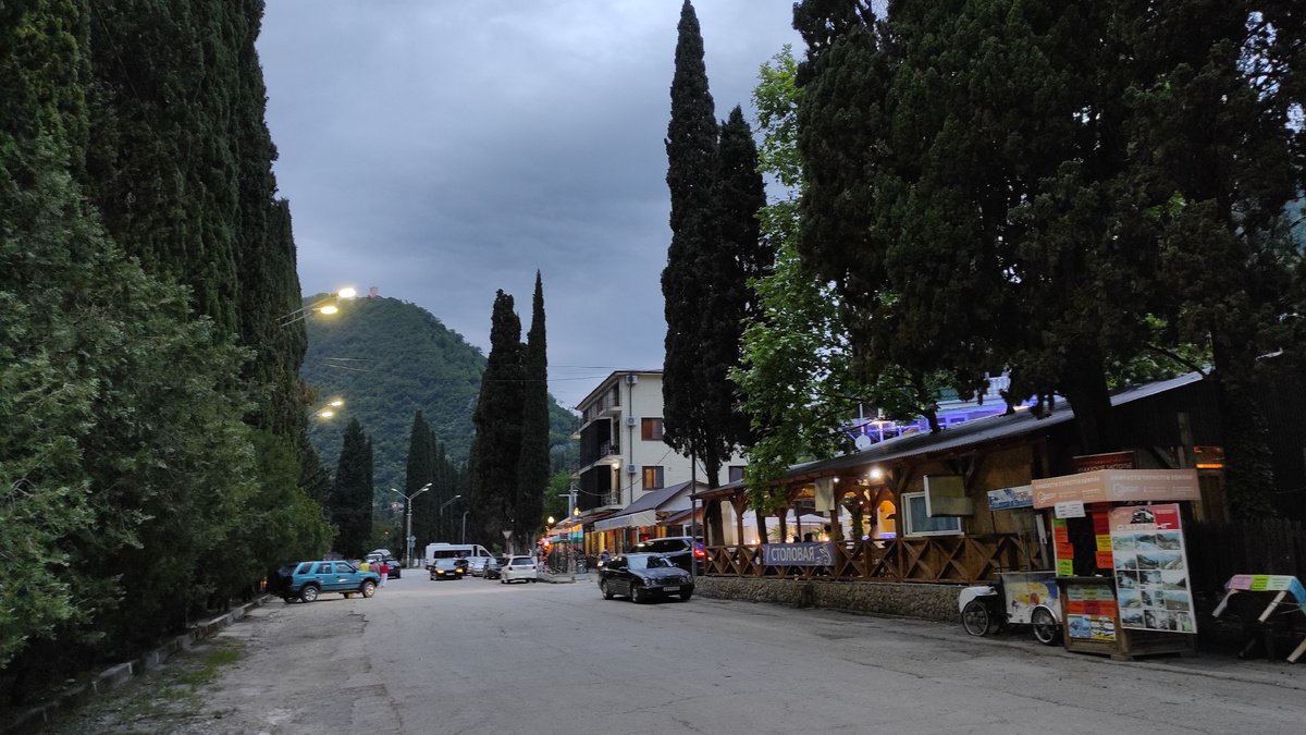 Без света в Абхазии совсем грустно. Фото: Кирилл Полиенко/Polienko: путешествуем вдвоём