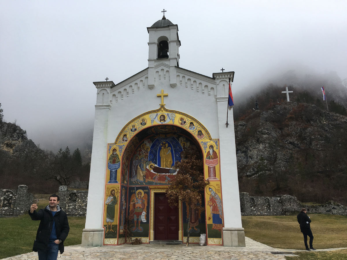 Церковь Успения Богородицы старинного монастыря Добрун в Республике Сербской (Босния и Герцеговина) - личное фото автора