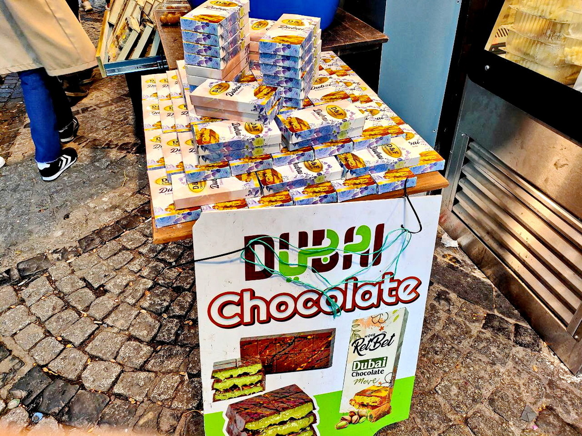 Дубайский шоколад на Египетском рынке Стамбула