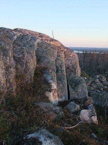 Воттоваара — скальный массив Западно-Карельской возвышенности на территории Суккозерского сельского поселения в юго-восточной части Муезерского района в центральной части Республики Карелия.