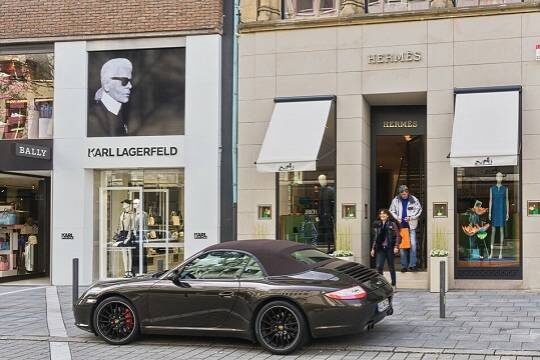    У жены лидера ХАМАС Яхьи Синвара нашли сумку за десятки тысяч долларов