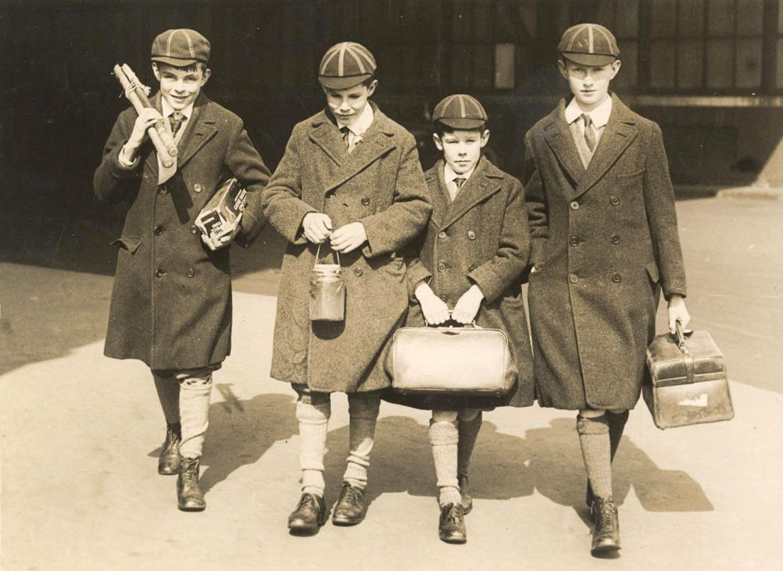 Тьюринг слева