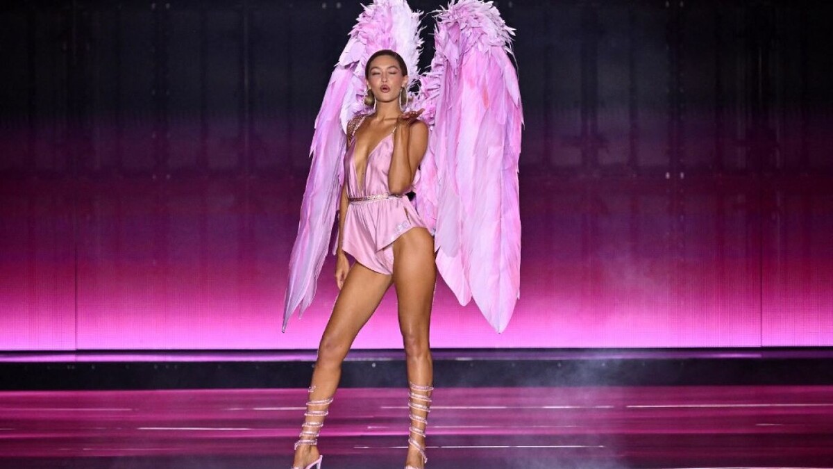 Джиджи Хадид на шоу Victoria's Secret 2024. Изображение взято из открытого источника по адресу: gettyimages.com Автор: Angela Weiss 